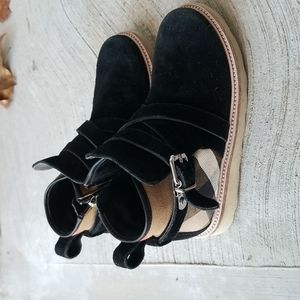 Burberry little girl boots European size 31